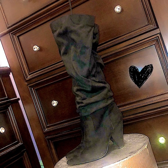 Boots - Picture 1 of 3